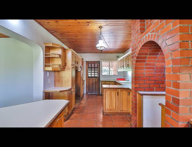 8 BEDROOM FREEHOLD FOR SALE IN CHASEDENE